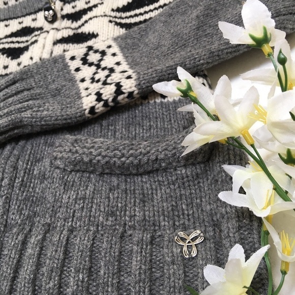 TNA super warm and cozy Wool sweater 🖤✨ - Picture 4 of 7